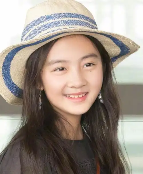 黄磊女儿多多长大了!完全继承发扬妈妈的美貌