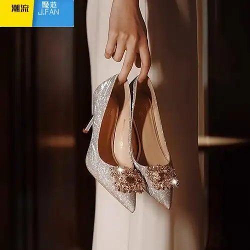 聚范香槟色婚鞋女2024新款禾秀婚纱两穿新娘鞋高级感大码高跟鞋不累脚