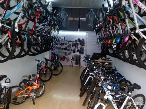 ucc运动自行车铜陵路专卖店