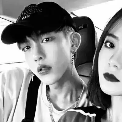 丧系情侣头像一对两张冷酷黑暗系风格情侣头像